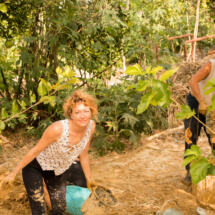 prepearing the clay straw for building